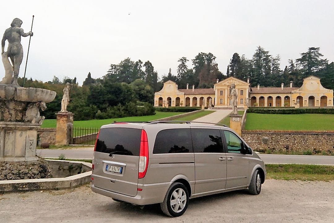 Villa Barbaro, circuit privé des villas palladiennes en Vénétie avec Pantarei Chauffeur service basé à Mira, Venise, Italie