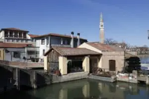 Dolo, metropolitan city of Venice. Booking form for private transfer service from Venice and Treviso airports